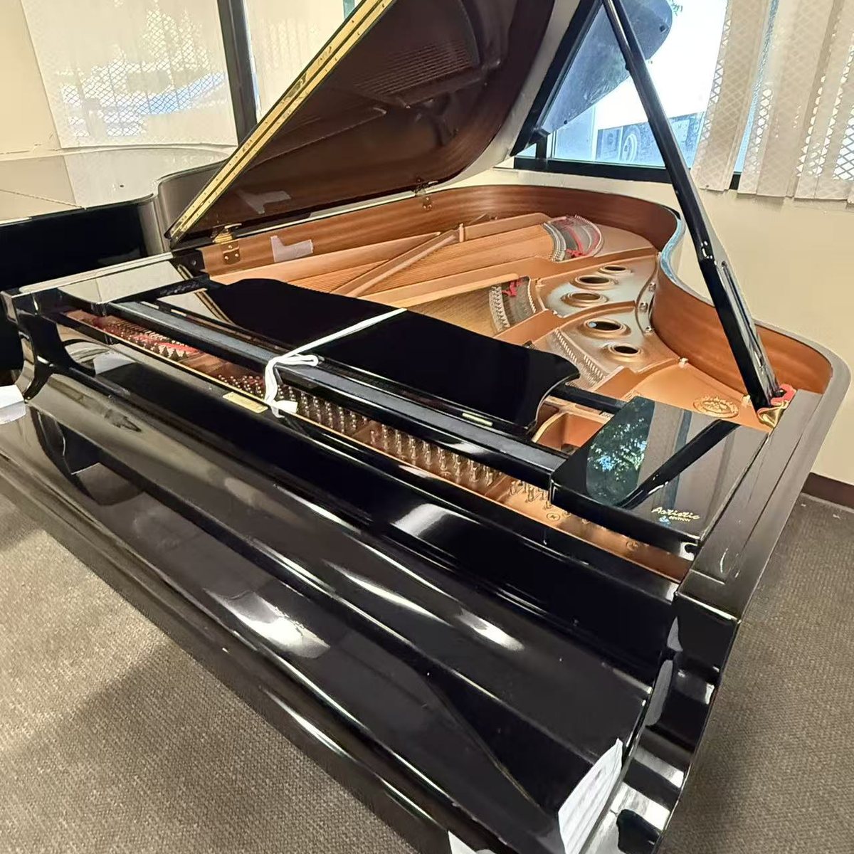 Yamaha C5LA Artistic Edition grand piano in polished ebony